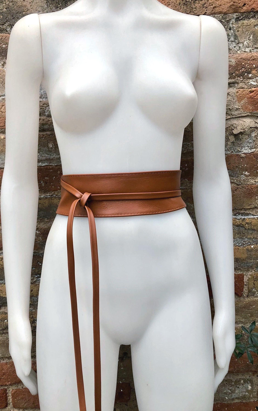 Obi belt in soft leather. Wrap belt in CAMEL BROWN. Waist belt in TOBACCO. Wraparound belt in brown genuine leather. Boho tan wide belt.