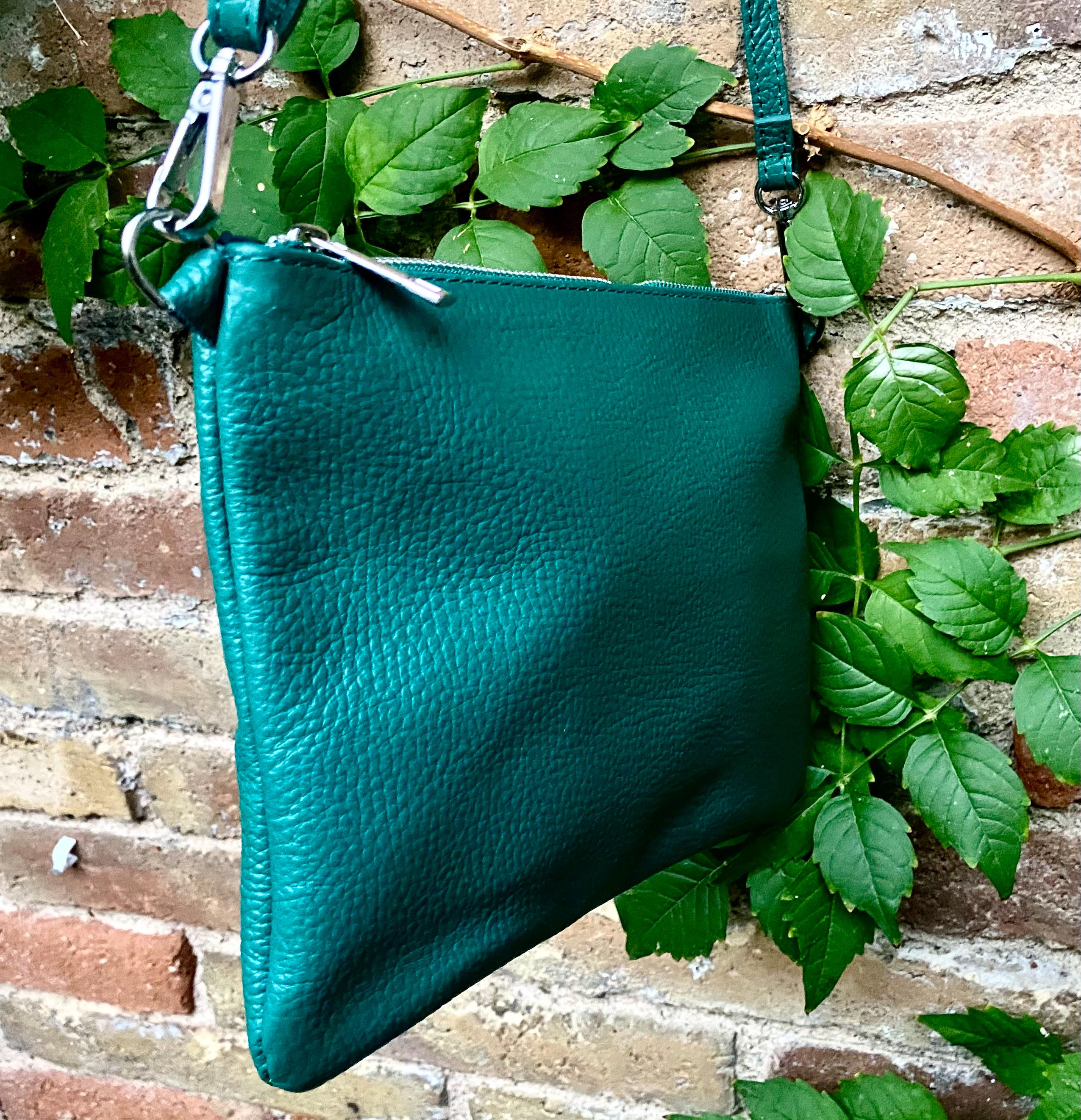 Small leather bag in teal GREEN .Genuine LEATHER crossbody / shoulder bag / wristlet. Green leather purse. Adjustable strap and zipper