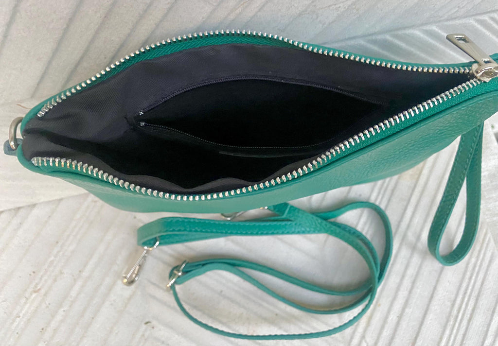 Small leather bag in teal GREEN .Genuine LEATHER crossbody / shoulder bag / wristlet. Green leather purse. Adjustable strap and zipper