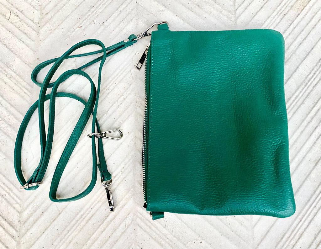 Small leather bag in teal GREEN .Genuine LEATHER crossbody / shoulder bag / wristlet. Green leather purse. Adjustable strap and zipper