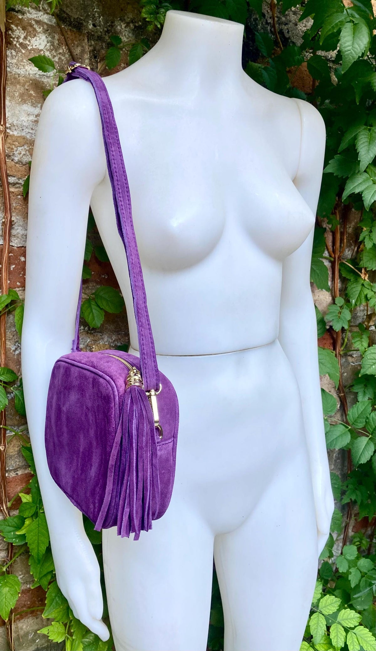 Purple suede bag with tassel. Small crossbody / shoulder bag in GENUINE leather. Boho PURPLE suede leather purse