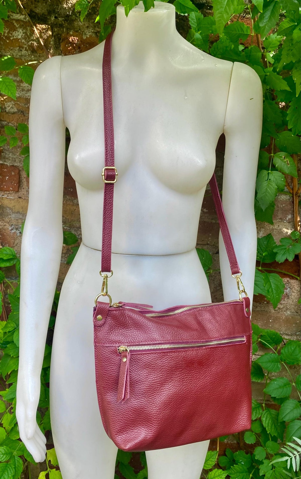 Burgundy leather bag. Genuine leather messenger bag. Wine red crossbody / shoulder bag with zipper and adjustable strap