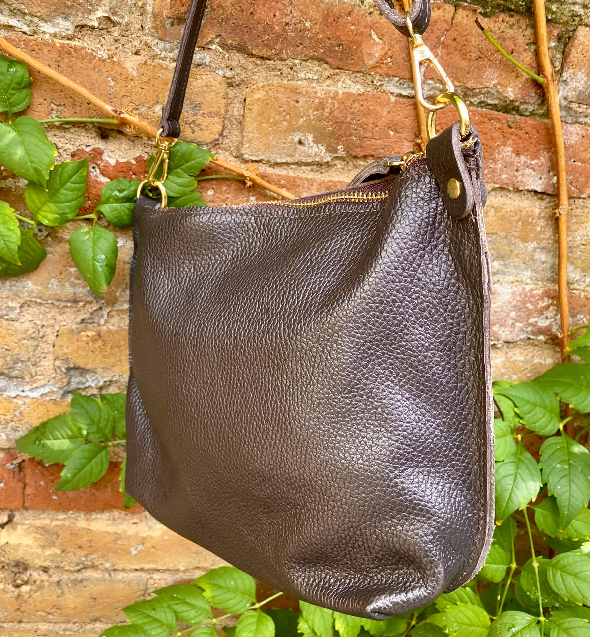 Dark brown leather bag. Genuine leather messenger bag. Chocolate brown crossbody / shoulder bag with zipper and adjustable strap