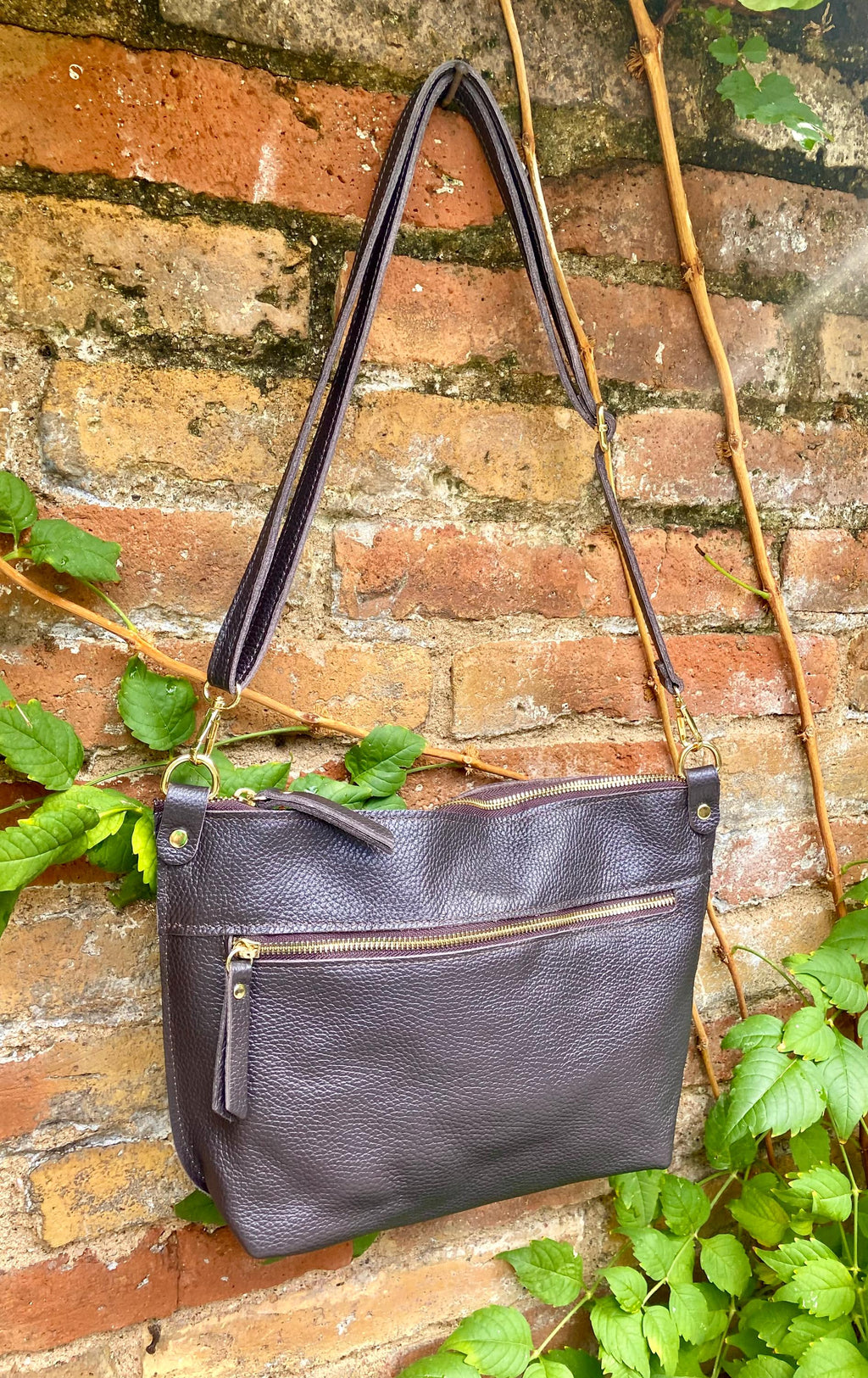 Dark brown leather bag. Genuine leather messenger bag. Chocolate brown crossbody / shoulder bag with zipper and adjustable strap