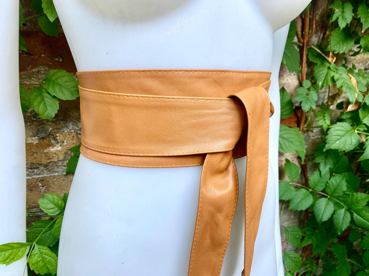 Light CAMEL brown wide obi belt. Wrap belt in soft genuine leather. Wraparound waist belt. Wide style. Light brown boho dress belt