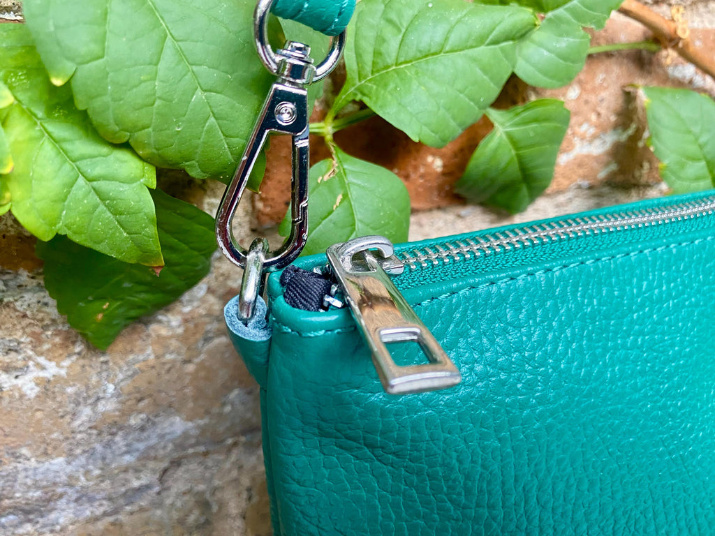 Small leather bag in teal GREEN .Genuine LEATHER crossbody / shoulder bag / wristlet. Green leather purse. Adjustable strap and zipper