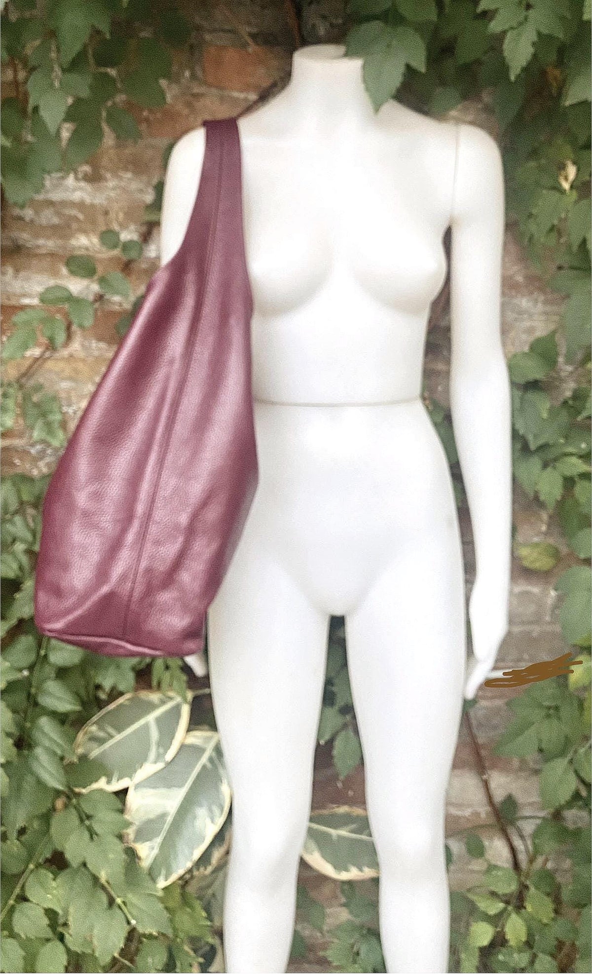Burgundy slouch bag. Tote leather bag in wine red with ZIPPER. Soft genuine leather. Dark red leather purse. Wide strap leather shopper.