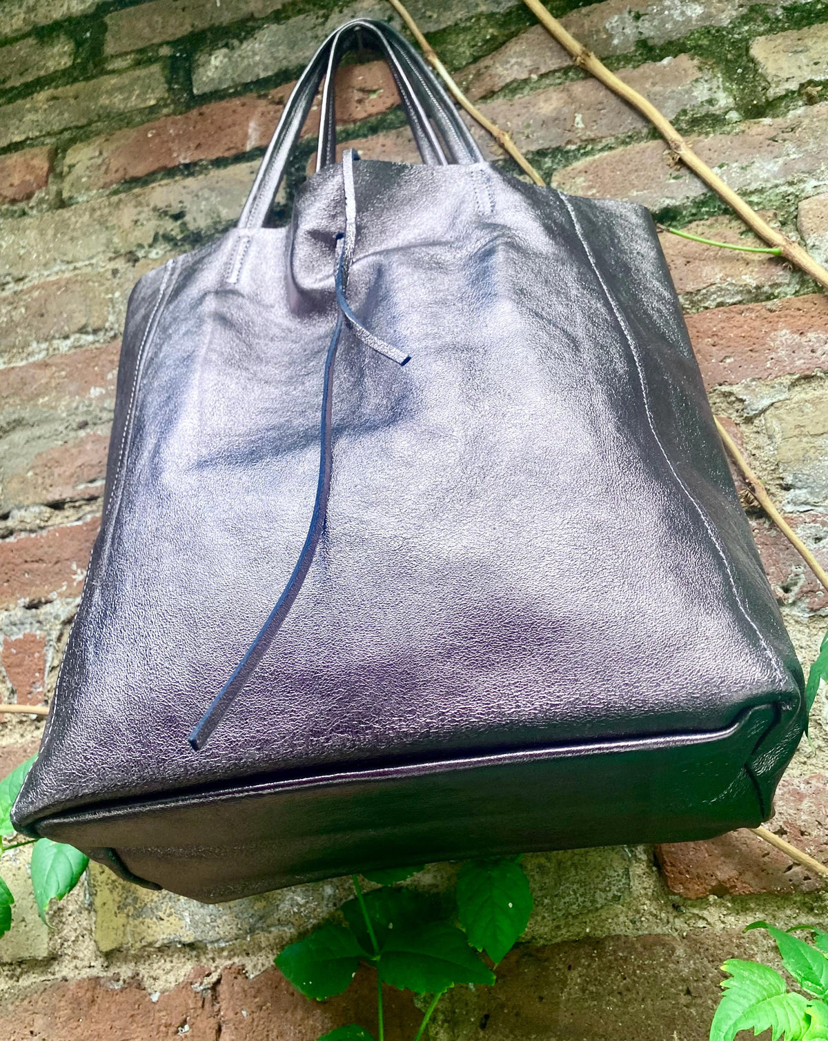 Tote leather bag in SILVER. GENUINE leather shopper. Large carry all bag for your laptop, books. Metallic leather purse.