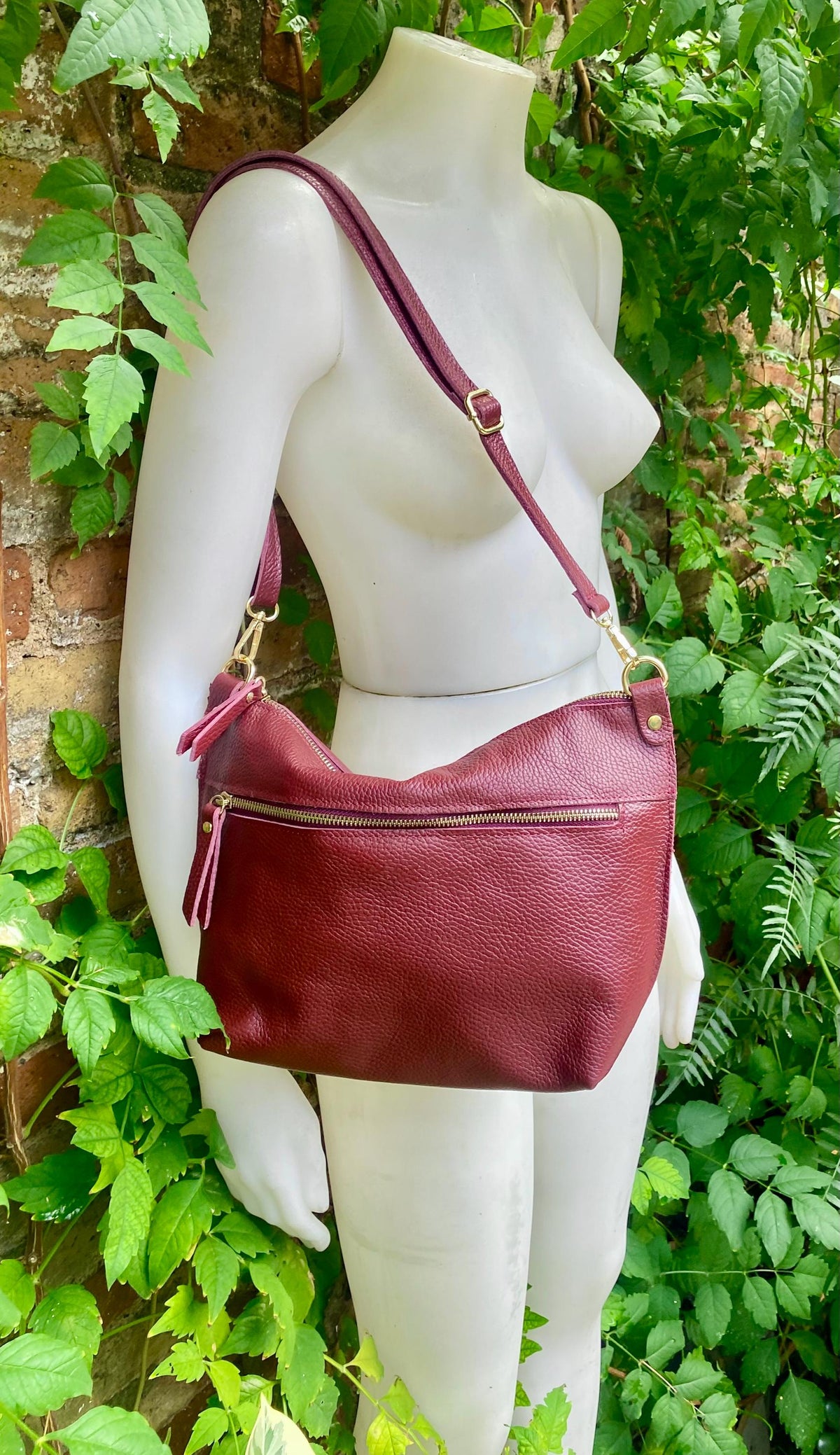 Burgundy leather bag. Genuine leather messenger bag. Wine red crossbody / shoulder bag with zipper and adjustable strap