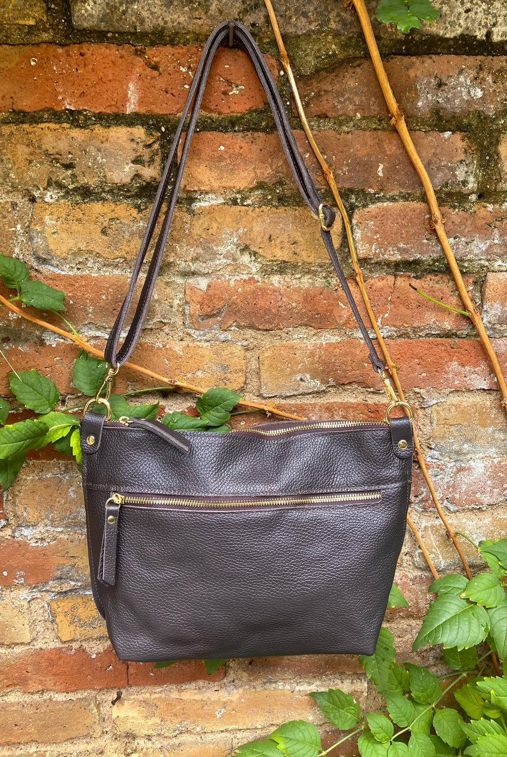 Dark brown leather bag. Genuine leather messenger bag. Chocolate brown crossbody / shoulder bag with zipper and adjustable strap