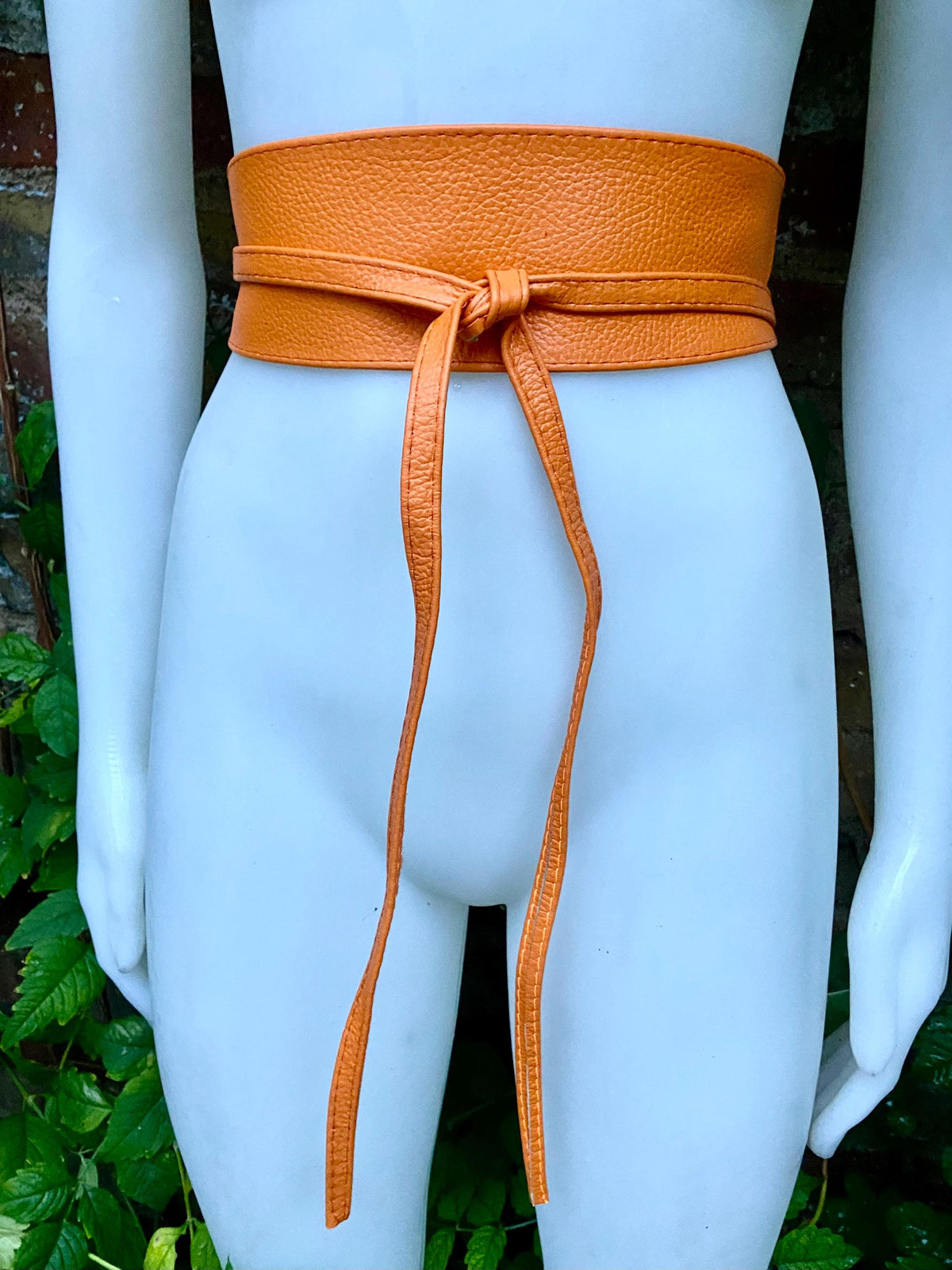 ORANGE obi belt in soft leather. Wrap belt in light ORANGE. Wide waist belt in marigold color. Wraparound belt. Orange sash.