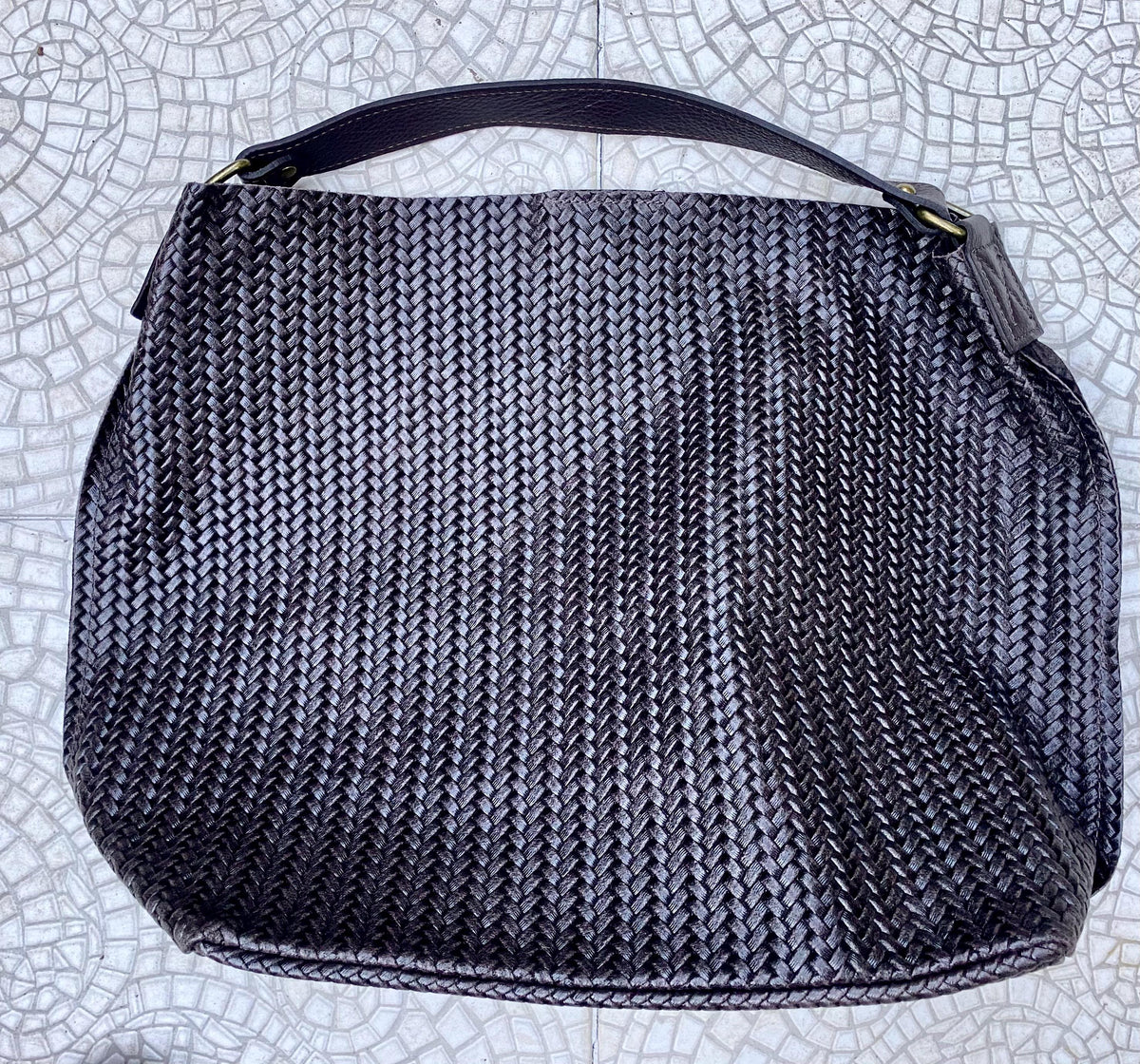 Dark brown slouchy leather bag. Hobo shoulder bag. Braided / engraved genuine leather book / tablet bag. Chocolate brown leather shopper.