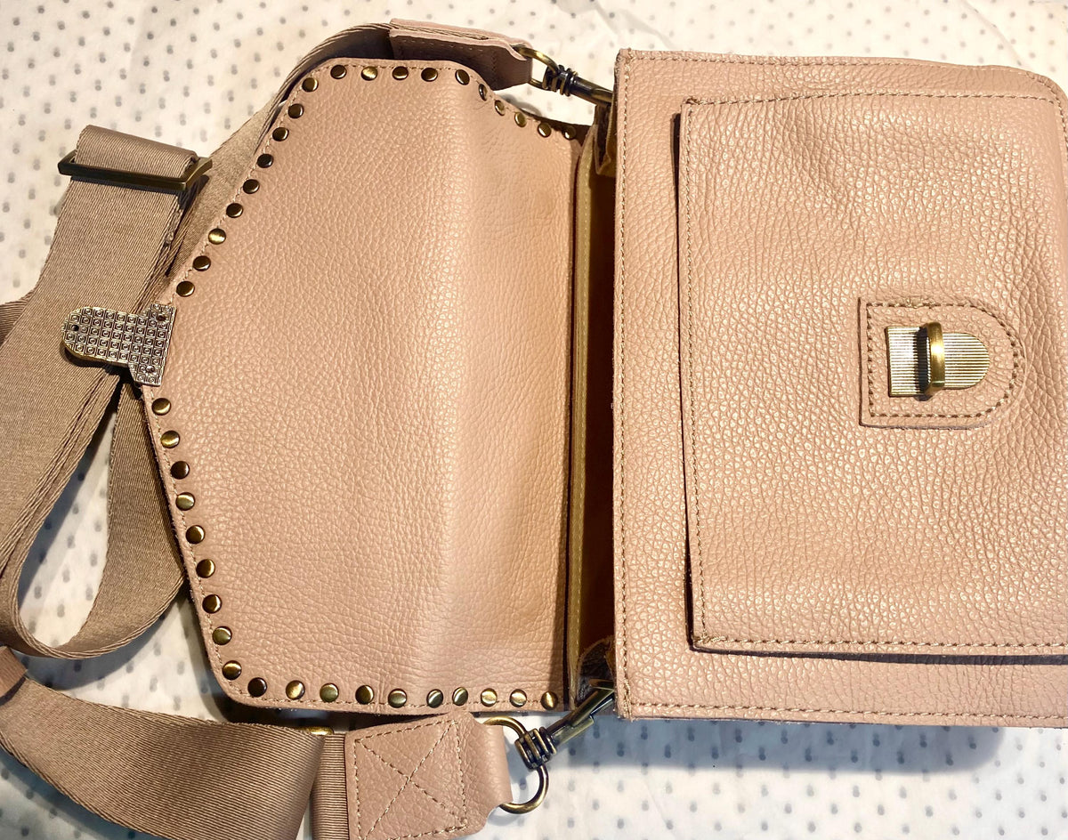 Camel brown leather bag with tacks. Genuine leather small messenger bag. Crossbody / shoulder bag with zipper and flap