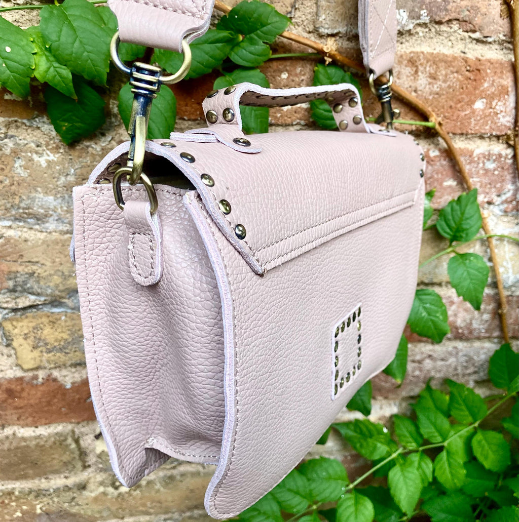 Camel brown leather bag with tacks. Genuine leather small messenger bag. Crossbody / shoulder bag with zipper and flap