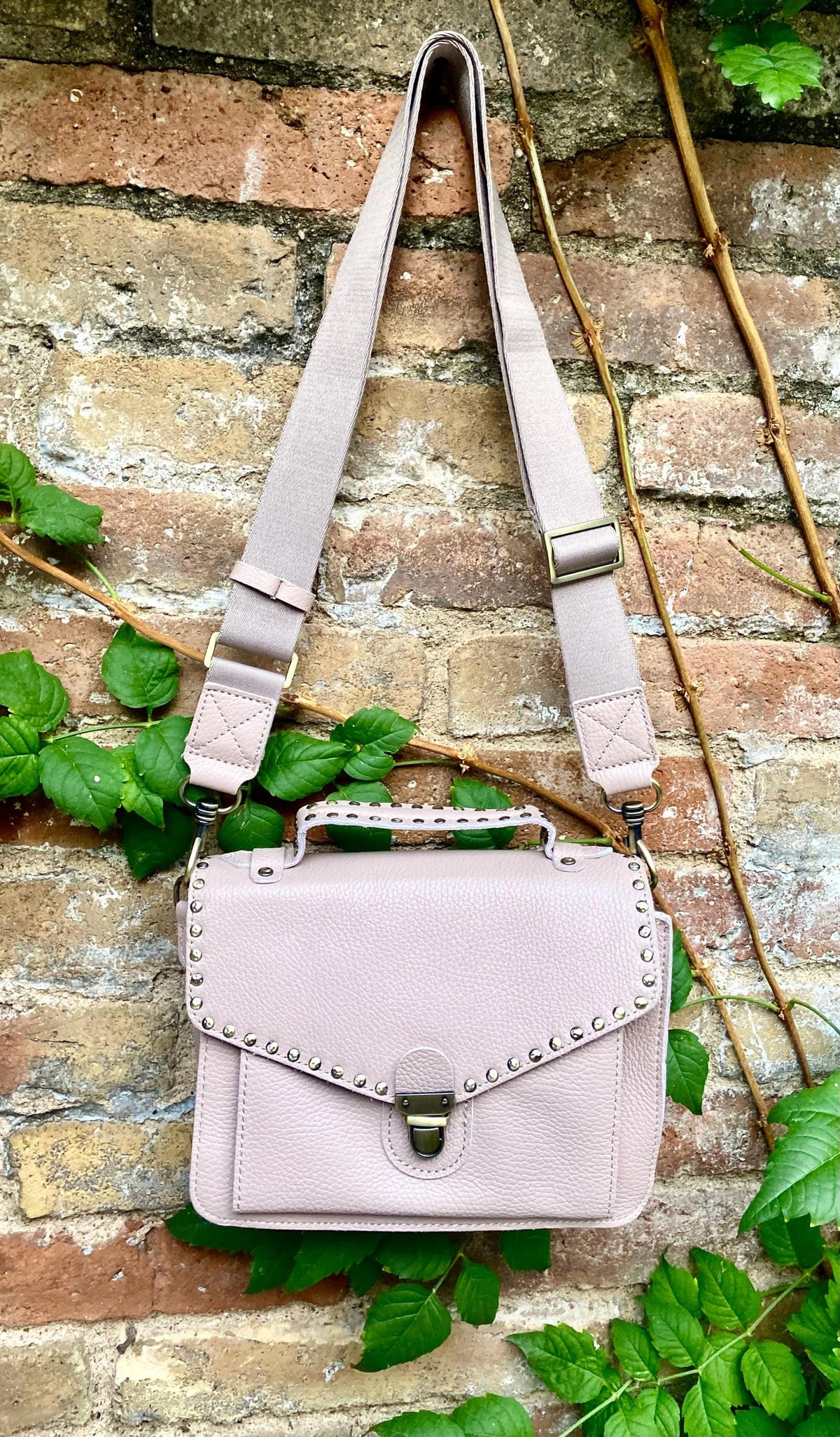 Camel brown leather bag with tacks. Genuine leather small messenger bag. Crossbody / shoulder bag with zipper and flap