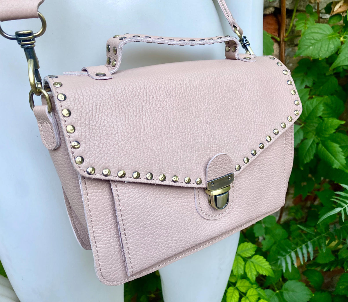 Camel brown leather bag with tacks. Genuine leather small messenger bag. Crossbody / shoulder bag with zipper and flap
