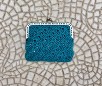 Crochet coin purse. TEAL BLUE - GREEN Kiss lock purse. Retro clip purse, hand crocheted with metallic frame in silver. Grandma retro  purses