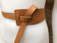 Leather 80s style obi belt . Wrap belt in camel BROWN. Waist belt in genuine leather. Saddle brown wraparound belt.Tobacco Brown dress belt