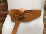 Leather 80s style obi belt . Wrap belt in camel BROWN. Waist belt in genuine leather. Saddle brown wraparound belt.Tobacco Brown dress belt