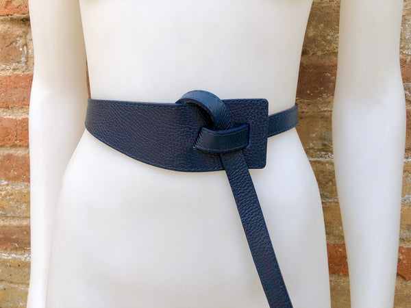 Leather 80s style obi belt . Wrap belt in NAVY BLUE.  Waist belt in genuine  leather. Dark blue wraparound belt. Bluedress belt