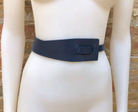 Leather 80s style obi belt . Wrap belt in NAVY BLUE.  Waist belt in genuine  leather. Dark blue wraparound belt. Bluedress belt