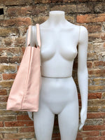 PINK shopper bag in GENUINE leather. Large carry all bag for your laptop, books. Light pink leather tote / bucket bag. Pink leather purse