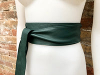 DARK GREEN obi belt. Wrap belt in soft genuine leather. Wraparound waist belt. Wide style. Boho dress belt in dark green leather.