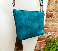 BLUE suede leather bag. Cross body / shoulder bag in GENUINE leather. Small leather bag with adjustable strap + zipper. Blue suede purs