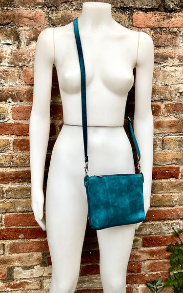 Genuine leather clip purse in TEAL BLUE. Retro leather purse, clip pur –  Handmade suede bags by Good Times Barcelona