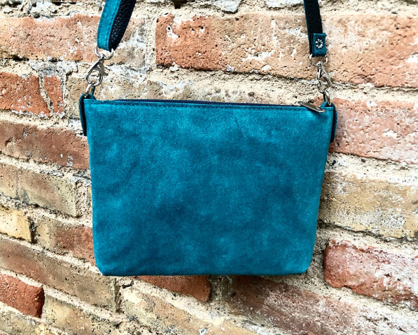 BLUE suede leather bag. Cross body / shoulder bag in GENUINE leather. Small leather bag with adjustable strap + zipper. Blue suede purs