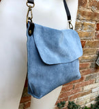 Messenger bag in genuine suede leather. Denim BLUE cross body bag. Boho suede bag with zipper and flap. BLUE - GRAY suede purse