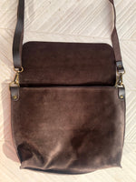 Messenger bag in genuine suede leather. Dark brown cross body bag. Boho suede bag with zipper and flap. Chocolate brown suede purse