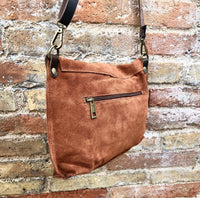 Messenger bag in genuine suede leather. Rusty brown cross body bag. Boho suede bag with zipper and flap. Saddle - camel brown suede purse