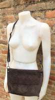 Messenger bag in genuine suede leather. Dark brown cross body bag. Boho suede bag with zipper and flap. Chocolate brown suede purse