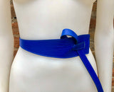 Leather 80s style obi belt . Wrap belt in royal BLUE. Waist belt in genuine leather. Cobalt blue wraparound belt. Blue dress belt