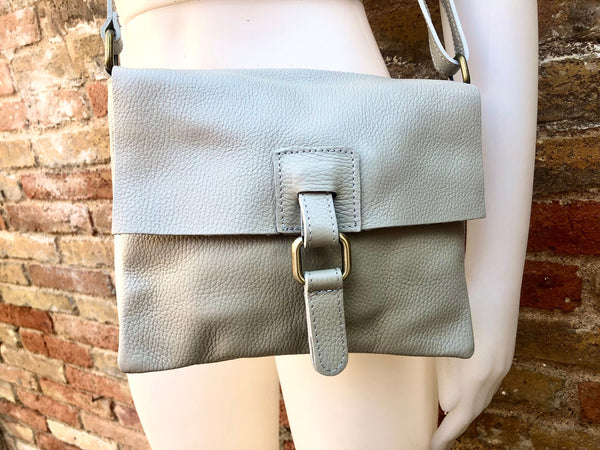 Cross body bag. BOHO grain leather bag in gray - BEIGE. Soft genuine grain leather. Crossover,boho messenger bag . Taupe gray small purse