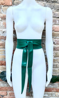 GREEN obi belt. Wrap belt in soft genuine leather. Wraparound waist belt. Wide style. Boho dress belt in green.