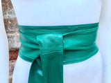 GREEN obi belt. Wrap belt in soft genuine leather. Wraparound waist belt. Wide style. Boho dress belt in green.